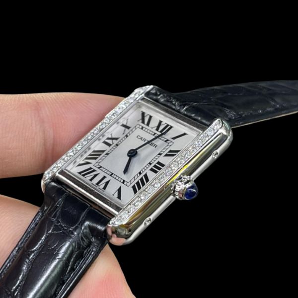 Cartier Tank Solo Moissanite độ kim cương 